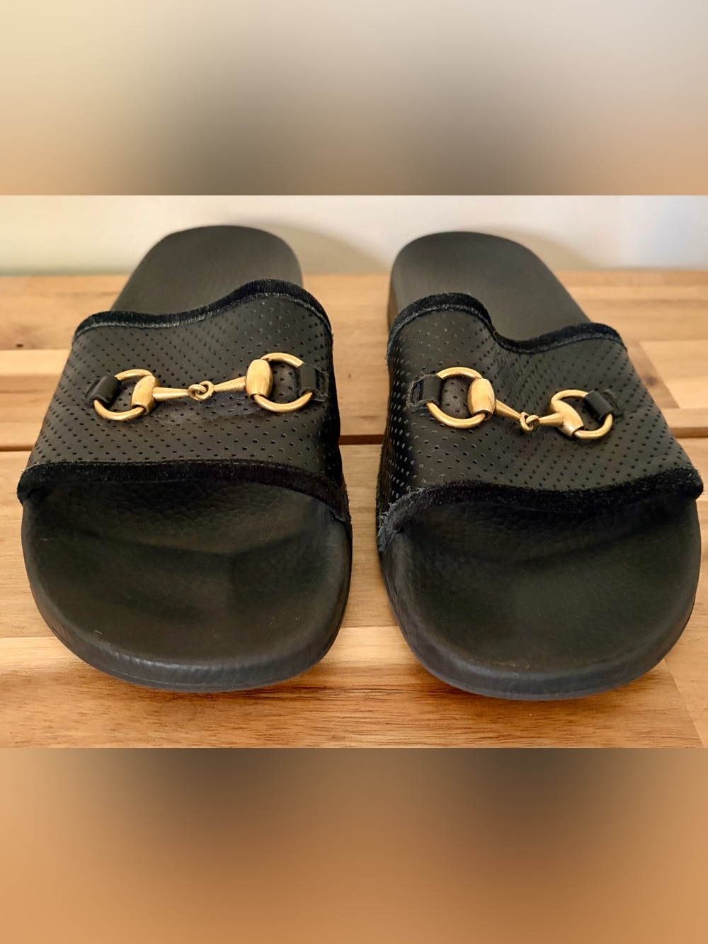 Gucci Black Leather Slide Sandals with Gold Horsebit - Picture 5 of 6
